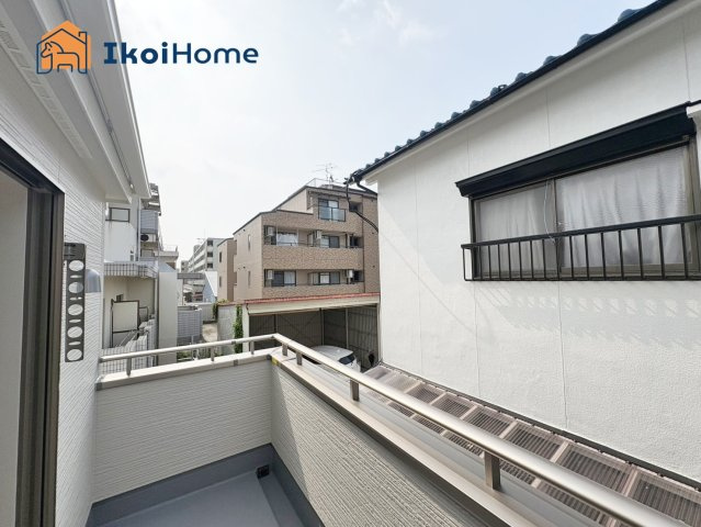 神戸市西区王塚台６丁目　全５棟　5号棟　新築戸建の玄関|【ホームページに現地動画掲載中】●年中無休：当日予約可●近隣は高い建物もなく開放的です！