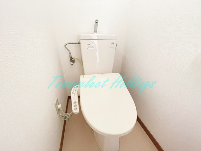 テンダーハウスのトイレ|ウォシュレット付きトイレ