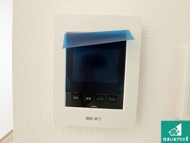 神戸市垂水区桃山台　新築一戸建ての防犯設備|カラーモニターインターホン！声だけでなく来訪者の姿や顔がモニターで確認できるので、小さなお子様がいらっしゃるご家庭でも安心できます！