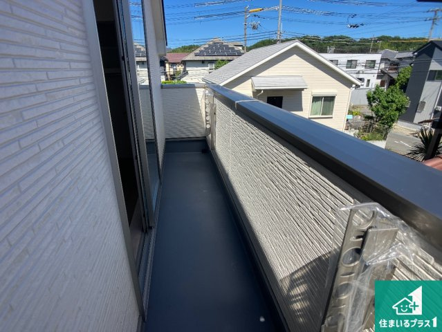 神戸市垂水区桃山台　新築一戸建てのバルコニー|ワイドバルコニーは洗濯物を干すスペースが広いのでご家族が多くても安心！