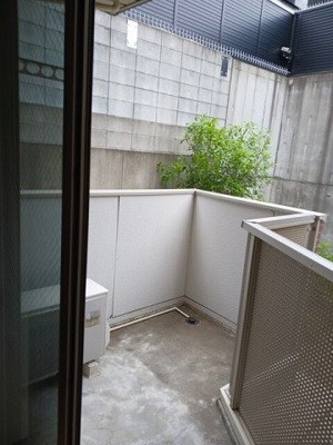 【バルコニー】 | エヴァーグリーン | 外からの目が気にならないバルコニーで洗濯物が干せます