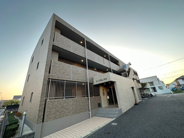 ヴィラ原山北館の外観