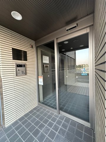 ヴィラ原山北館のエントランス