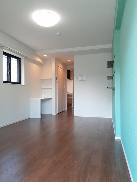 カームプレイン森崎の寝室|開放的な2面採光のお部屋です。