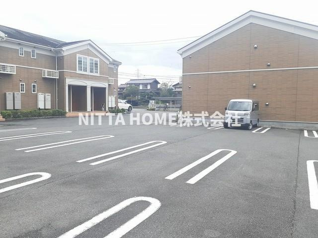 クラールＣの駐車場|敷地内に駐車場です★