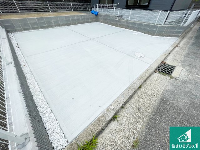 29日(土)30日(日)現地ご見学可能！　川西市清和台西　第2期　新築一戸建ての駐車場|駐車スペース！散水栓があるので、こまめに愛車を洗えます！