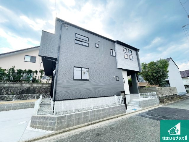 29日(土)30日(日)現地ご見学可能！　川西市清和台西　第2期　新築一戸建ての外観|安心の10年保証！外観を美しく保ち、雨水で汚れを落とします！気になることがありましたら、お気軽にお問い合わせください！