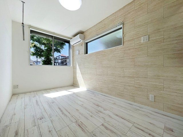 クレアリス小岩の洋室