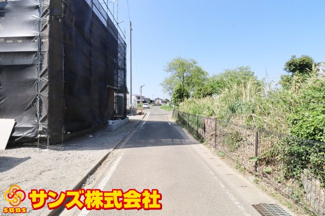 大玉村玉井字町　　　　１号棟　　　玉井小学校、大玉中学区の前面道路含む現地写真|東側前面道路
