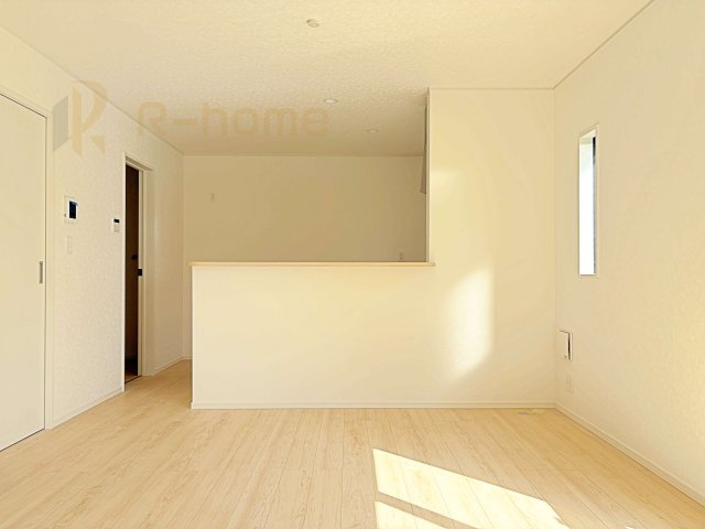 土浦市中村南第11　新築戸建て　1号棟のキッチン|リビングで遊ぶお子様にも目が届くカウンターキッチン！