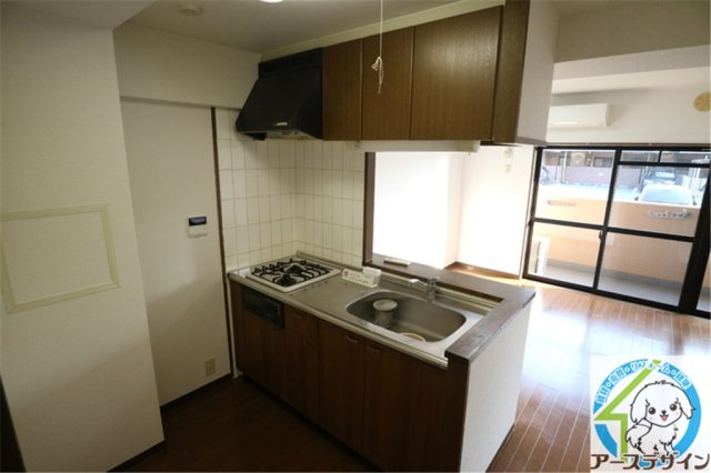 プラザハイツ二ツ屋B棟のキッチン|※パース写真