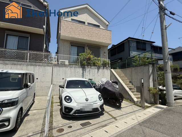 神戸市西区玉津町高津橋　中古戸建の駐車場|●年中無休：見学時間9:00～20:00・当日予約可●駐車場は2台になります。普通車2台可能です。