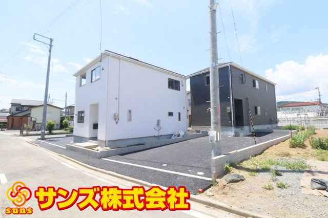 大玉村玉井字町　　　　2号棟　　　玉井小学校、大玉中学区の外観|北東側から見た区画全体♪