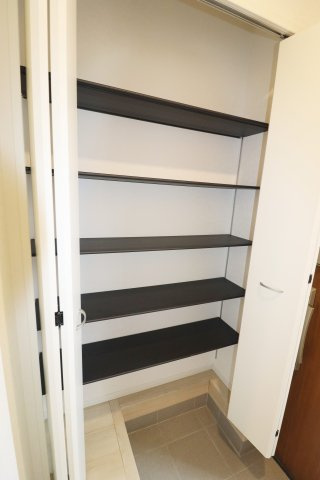 大玉村玉井字町　　　　2号棟　　　玉井小学校、大玉中学区の収納|※同社施工例