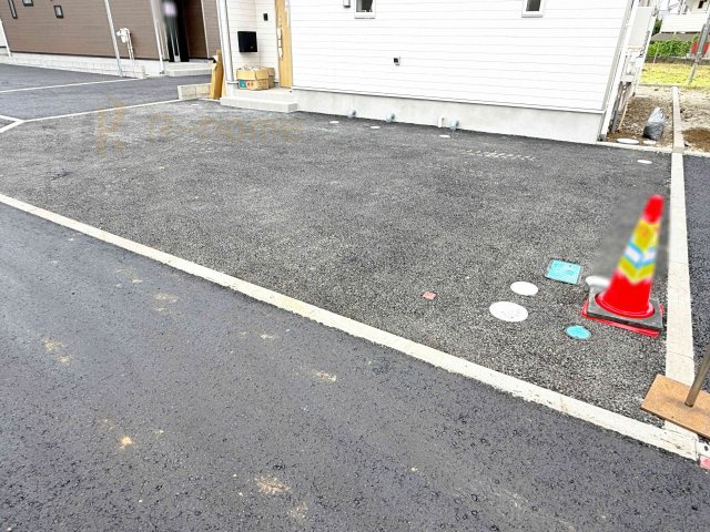 土浦市中村南第11　新築戸建て　3号棟の駐車場|カースペースは2台お停めいただけます♪