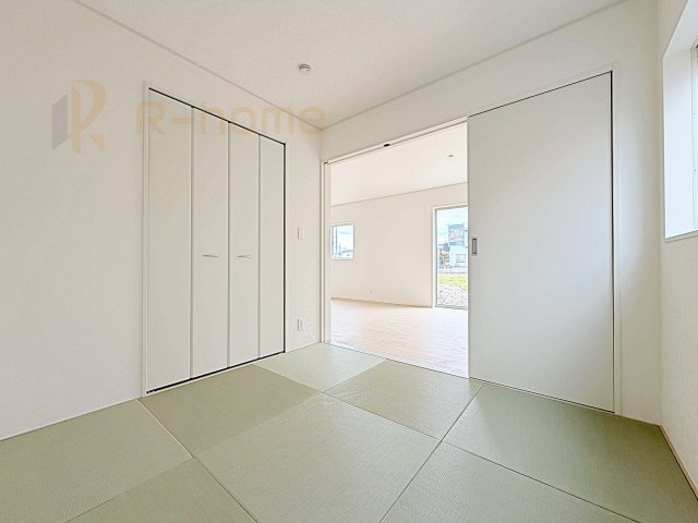 土浦市中村南第11　新築戸建て　3号棟の和室|フローリングより衝撃が少ない和室は、ご両親のお部屋やキッズスペース、客間としても活用頂けます。