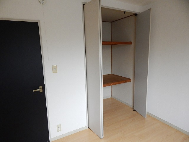 エマーユ城南ABCの収納|※同タイプの部屋写真です