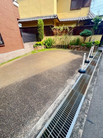 貸家　西宮市甑岩町の駐車場