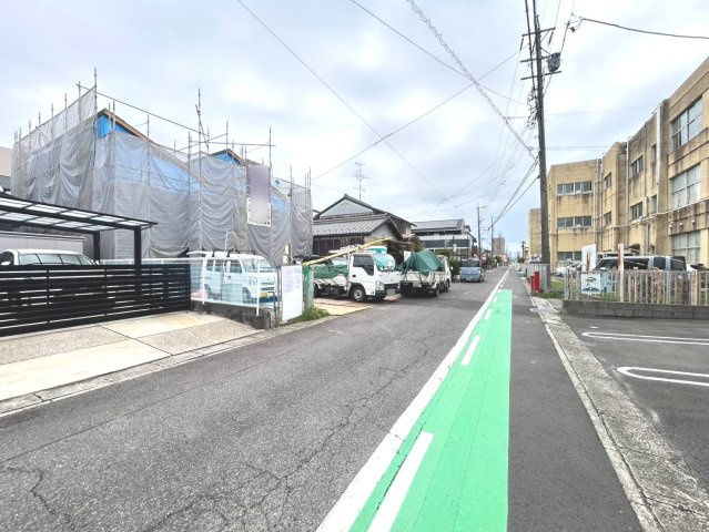 ファーストタウン　江南市古知野町大塔第1　全2区画分譲の前面道路含む現地写真|「現地（2026年8月15日）撮影」　
■前面道路　
■ヤマダ不動産　株式会社リライフ
