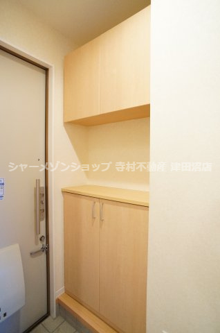 テラスハサマの玄関