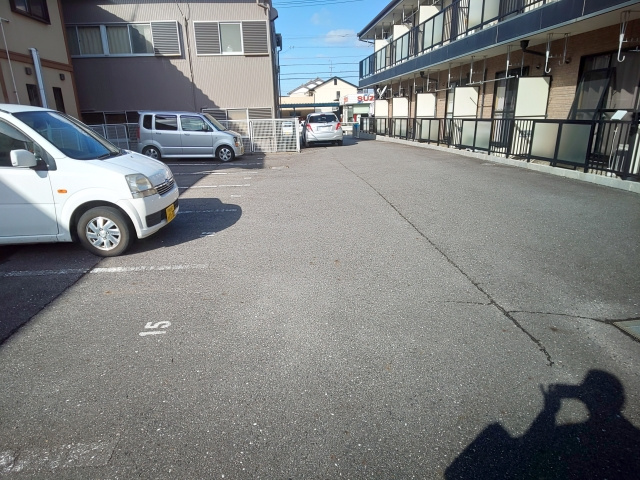 シャトーリ牧御堂Ａ棟の駐車場