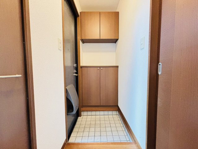 ボーンハピネスA棟の玄関