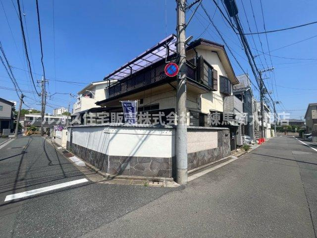 練馬区田柄5丁目　中古一戸建　都営大江戸線　光が丘の前面道路含む現地写真|東6ｍ公道×南4ｍ公道の角地