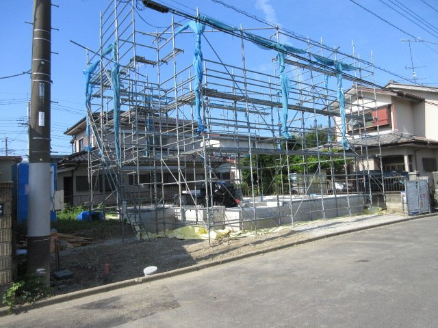 【仲介手数料無料】新築戸建　熊谷市肥塚484-4（全1棟）の前面道路含む現地写真