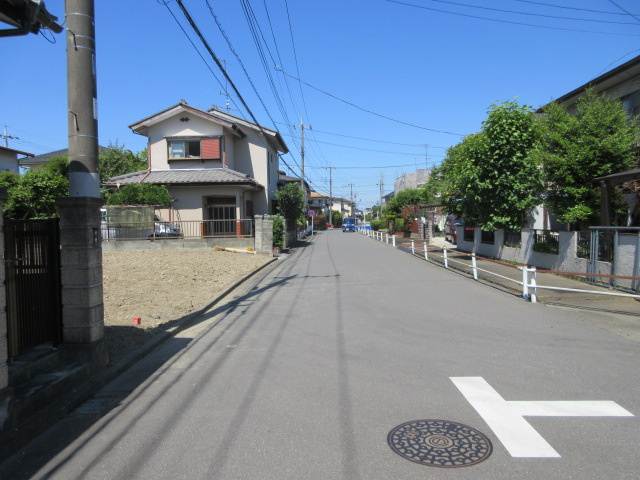 【仲介手数料無料】新築戸建　熊谷市肥塚484-4（全1棟）の前面道路含む現地写真