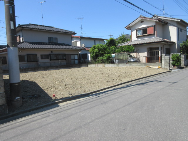 【仲介手数料無料】新築戸建　熊谷市肥塚484-4（全1棟）の前面道路含む現地写真
