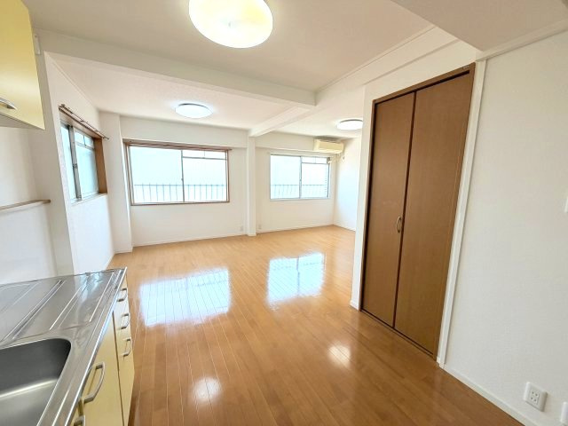 六甲グロリアハイツの居間・リビング
