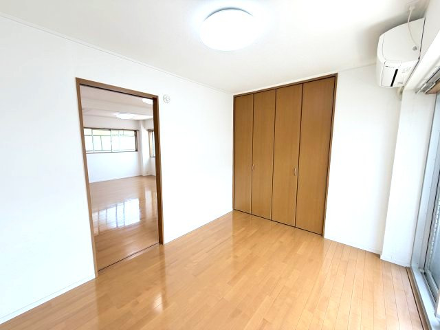 六甲グロリアハイツの洋室