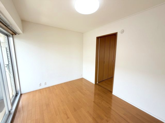 六甲グロリアハイツの洋室
