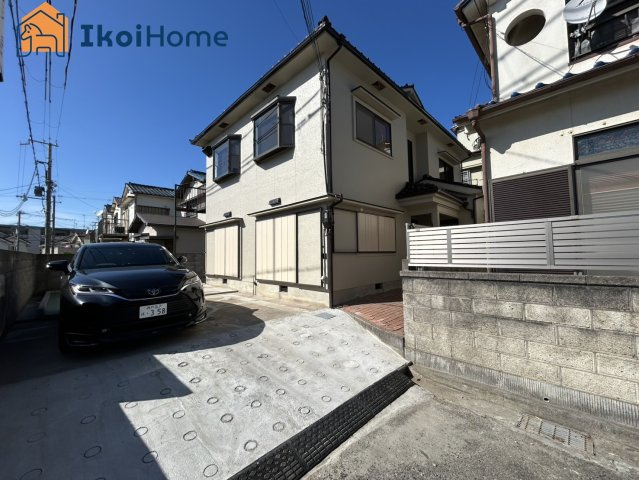 明石市魚住町西岡　中古戸建のエントランス|【ホームページに現地動画掲載中】●年中無休：当日予約可●魚住小まで徒歩17分魚住東中までは徒歩28分