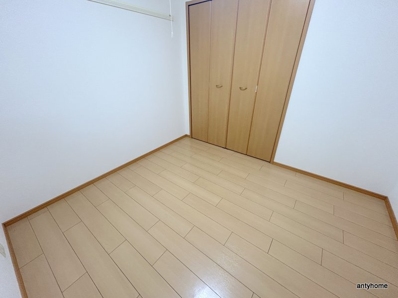 フレスクーラ　仲介手数料無料の寝室