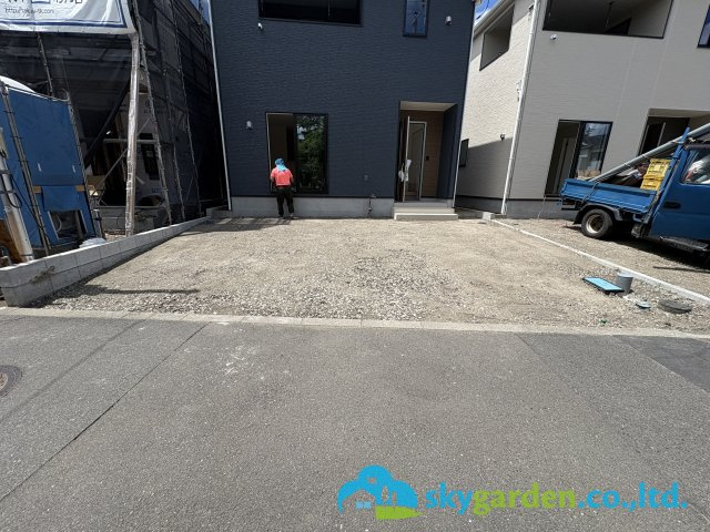 寒川町小谷第19　新築戸建　全２棟２号棟の駐車場|令和8年8月6日撮影（工事中）