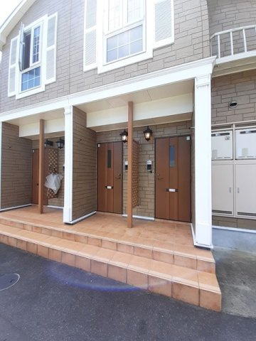 ドエルエバーグリーンＡのエントランス|建物の内部です