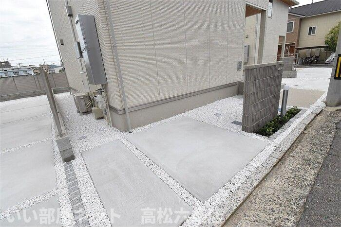 ＭＩＲＡＩの駐車場