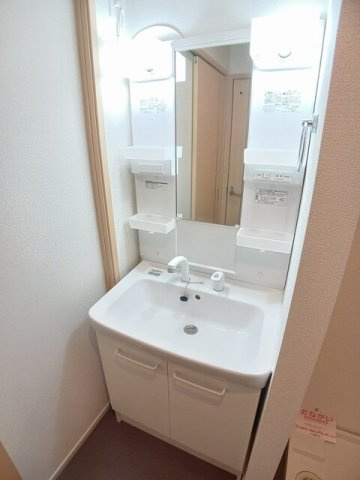 ブルー　アイランド川津Ⅰの洗面所|使いやすい洗面所です