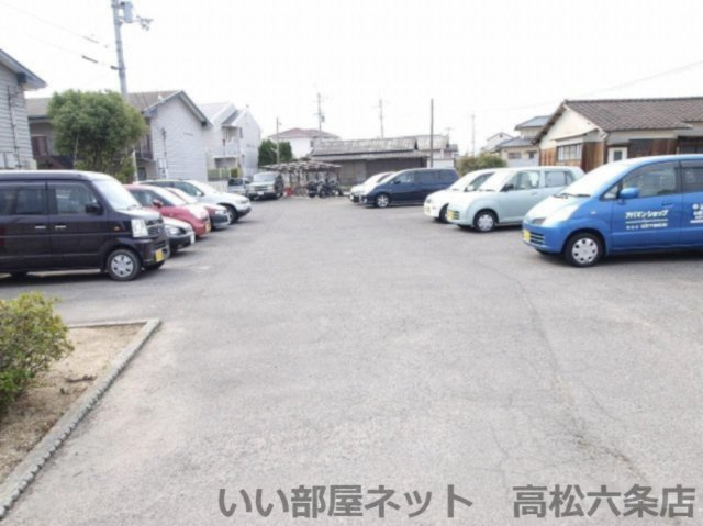 サンライトハイツの駐車場
