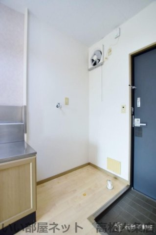 フリーダムＡ棟の玄関