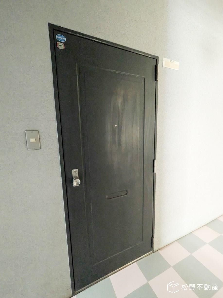 コンフォール錦町の玄関