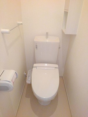 アモーレ今津Ⅰのトイレ|ゆったりとした空間のトイレです