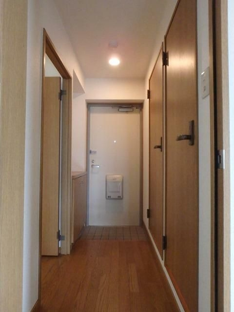 エステート久保の玄関