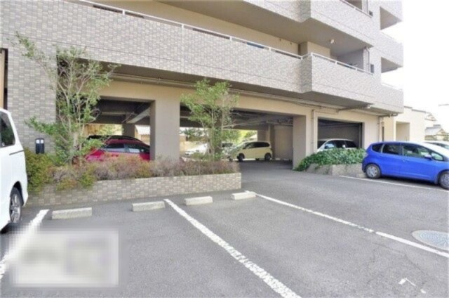 ＳＱｕａｒｅ今里の駐車場