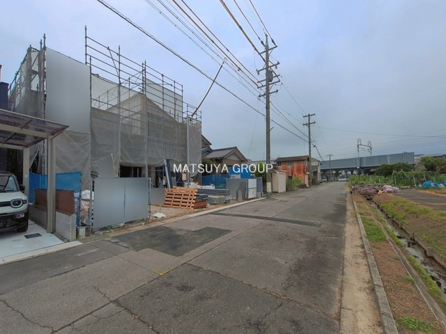 【前面道路含む現地写真】の画像