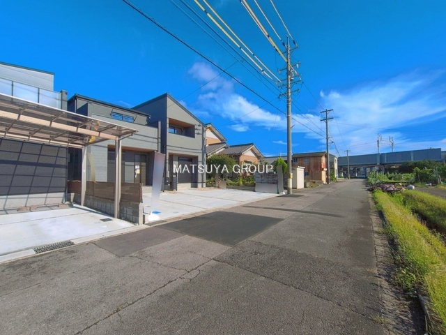 【前面道路含む現地写真】の画像