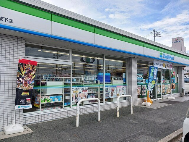 ミニョン光輝の周辺|ファミリーマート豊川城下店まで1130m