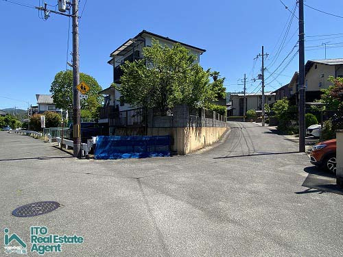 岩倉中町 中古戸建の前面道路含む現地写真