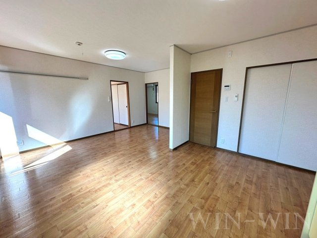 パークハウス鷹丘 D棟の居間・リビング|イメージ（同建物内別部屋の写真です）